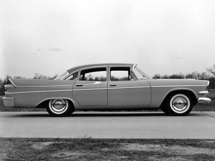  Dodge Royal Sedan 1957 года  (фото 2 из 3)